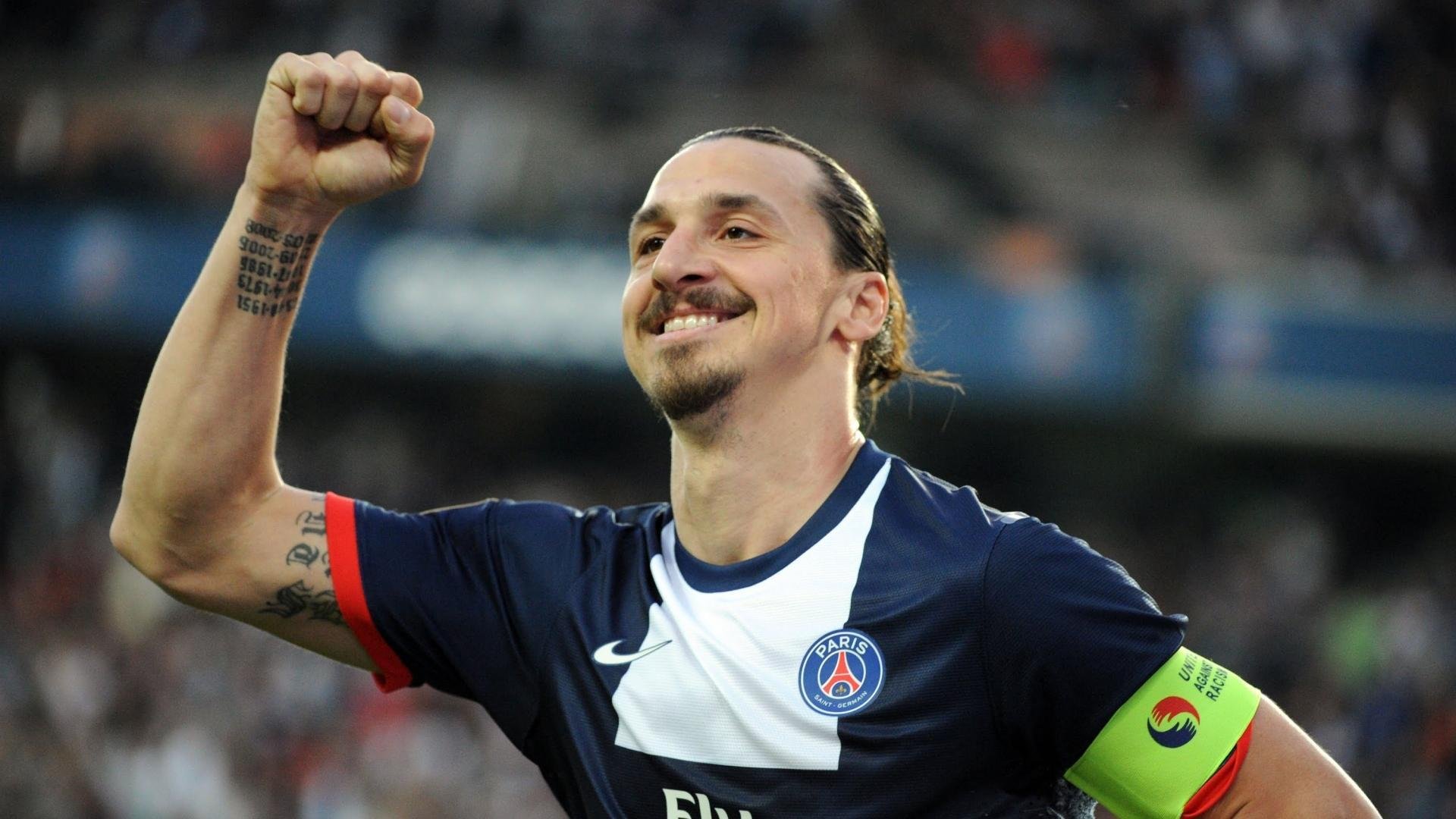 欧洲杯战术变革：套路多变，每场都精彩！，欧洲杯战记